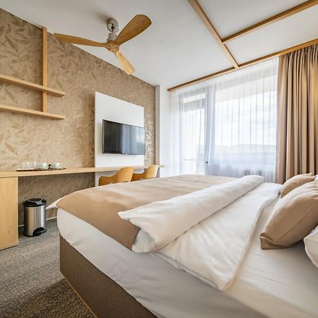 Hotel Adamantino لوهاكوفيس المظهر الخارجي الصورة